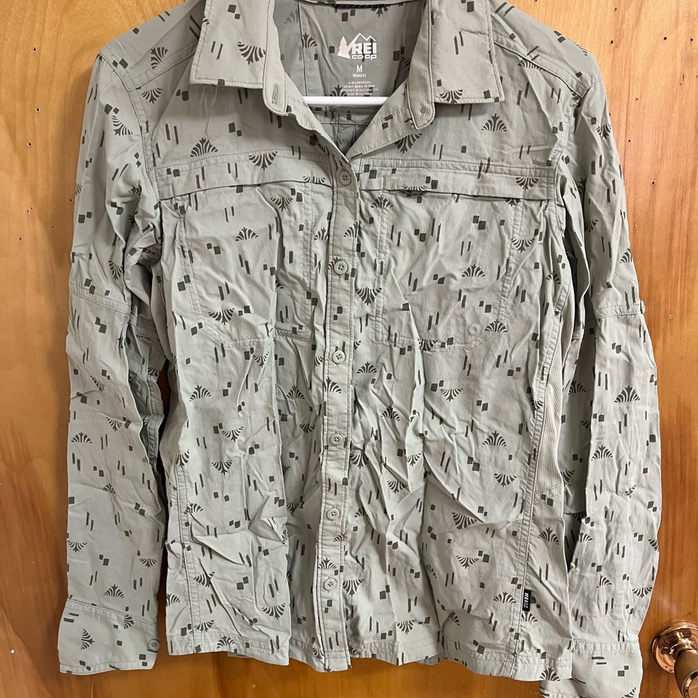 REI Green Patterned Button-Up Shirt